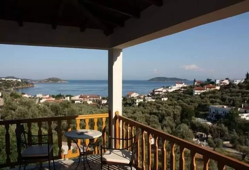 هتل Villa Meroulas