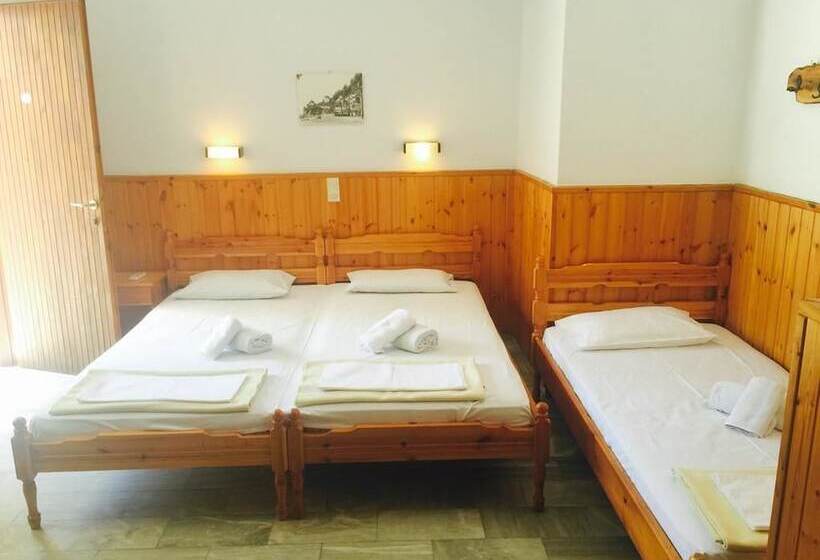 בית מלון כפרי Villa Meroulas