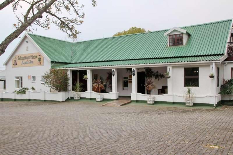 פנסיון Alpine Inn