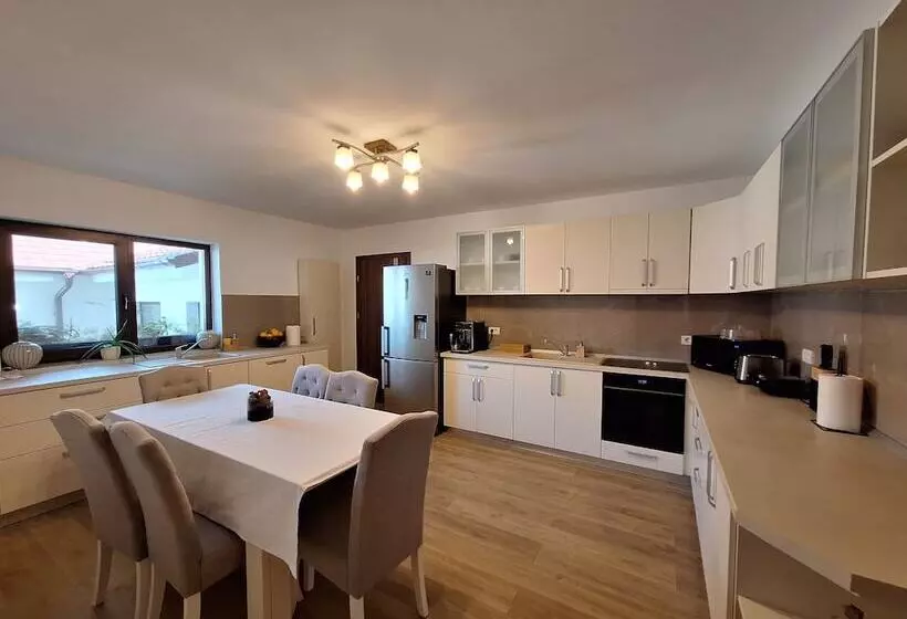 تختخواب و صبحانه Trend