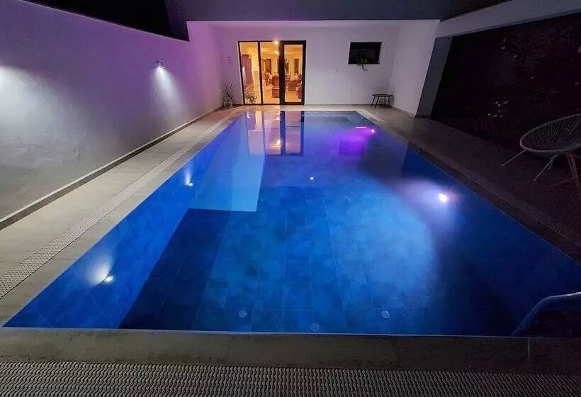 تختخواب و صبحانه Trend