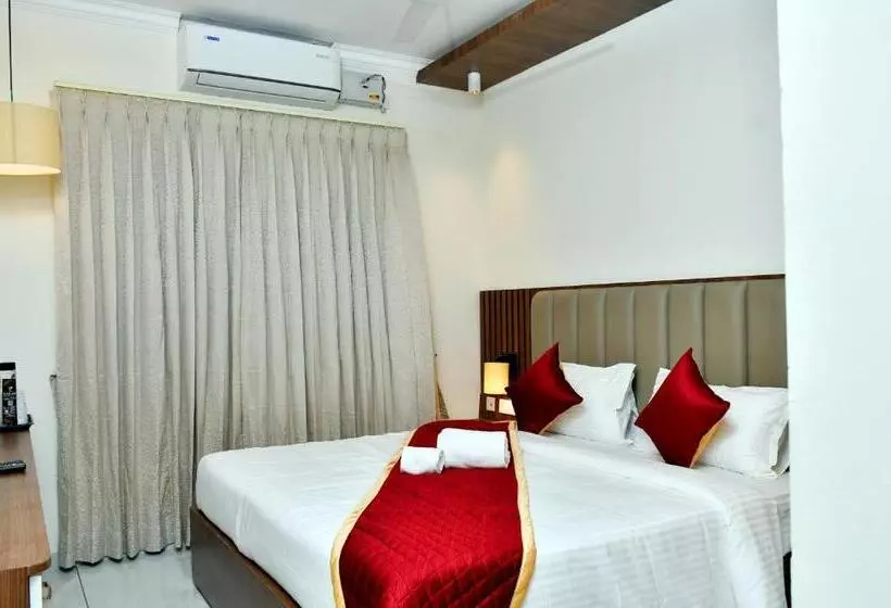 ホテル Kailash Residency