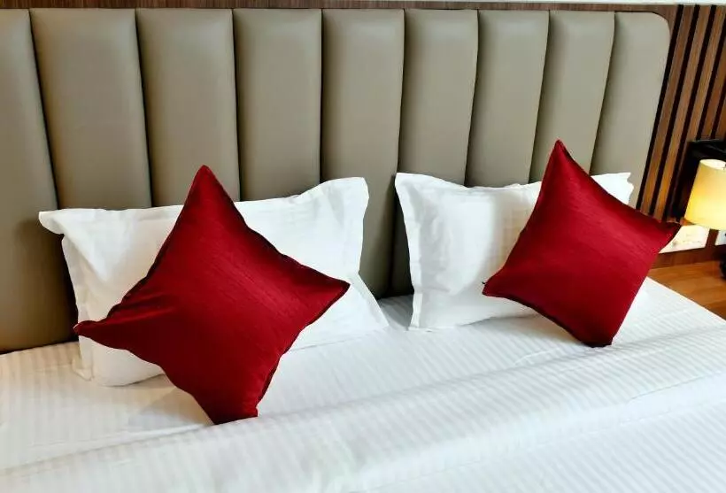 ホテル Kailash Residency