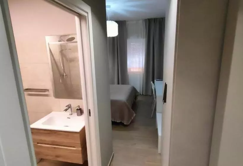 ペンション Chiarina Rooms
