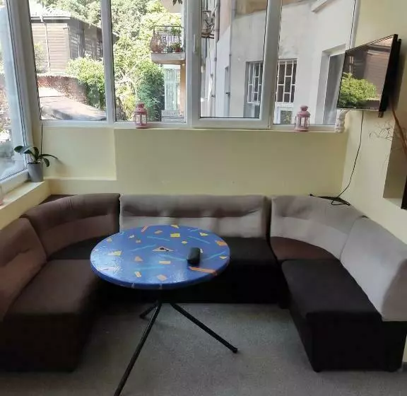 ユースホステル лидер хаус хостел