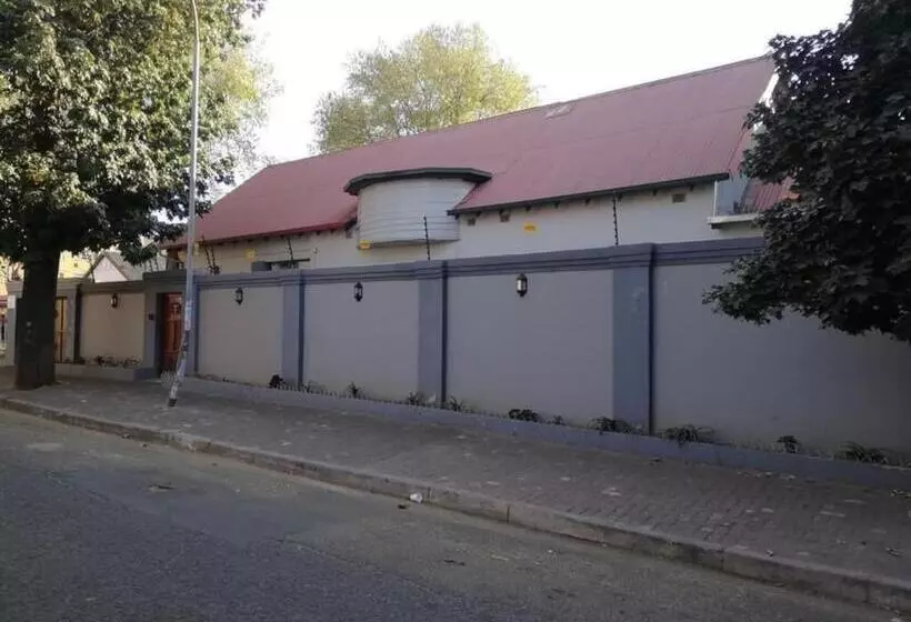 Majatalo Defountain Guest House