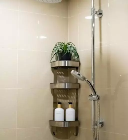 Vibrant Cozy Studio Unit In It Park