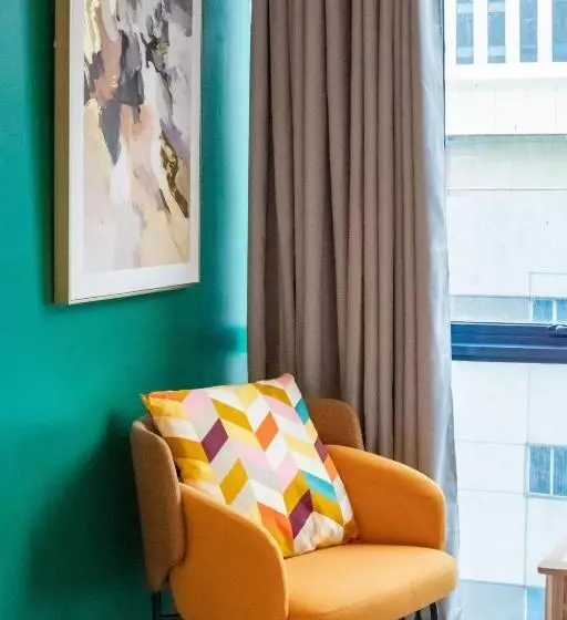 Vibrant Cozy Studio Unit In It Park