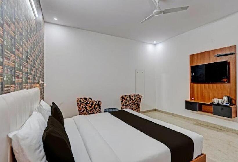 Akshayhotel Near Medanta Hospital