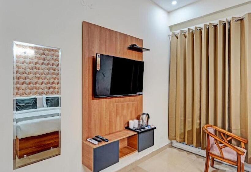 Akshayhotel Near Medanta Hospital