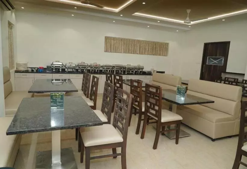 ホテル Avenue 11 Premium Stays Madurai