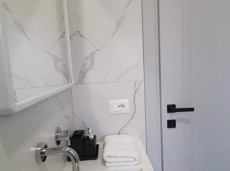 Hotelli Nerium Garden Inn Tirana Airport