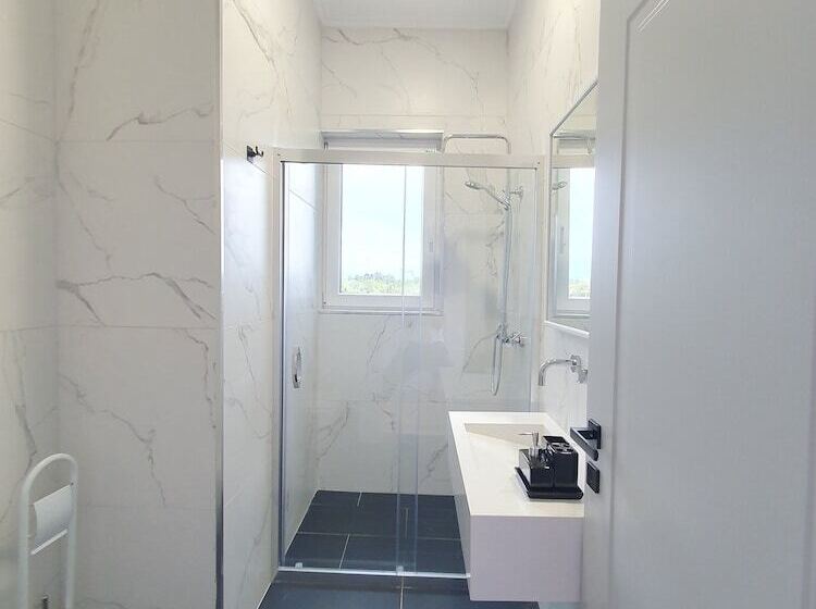 בית מלון כפרי Nerium Garden Inn Tirana Airport