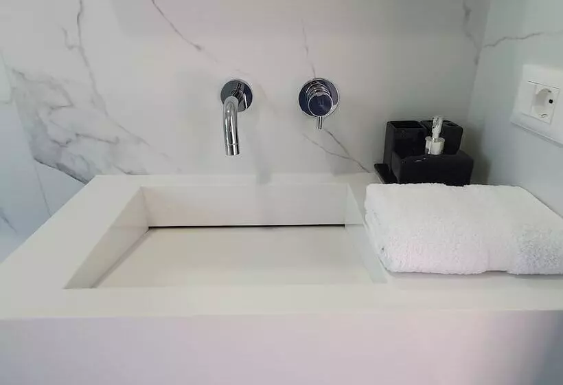 Hotelli Nerium Garden Inn Tirana Airport