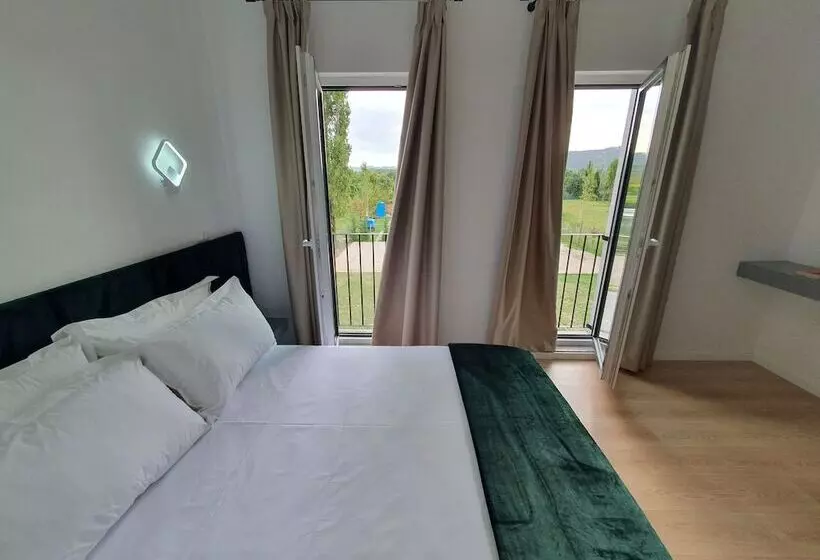 Hotelli Nerium Garden Inn Tirana Airport