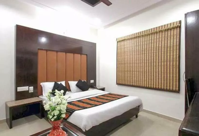 Fabhotel Station 3
