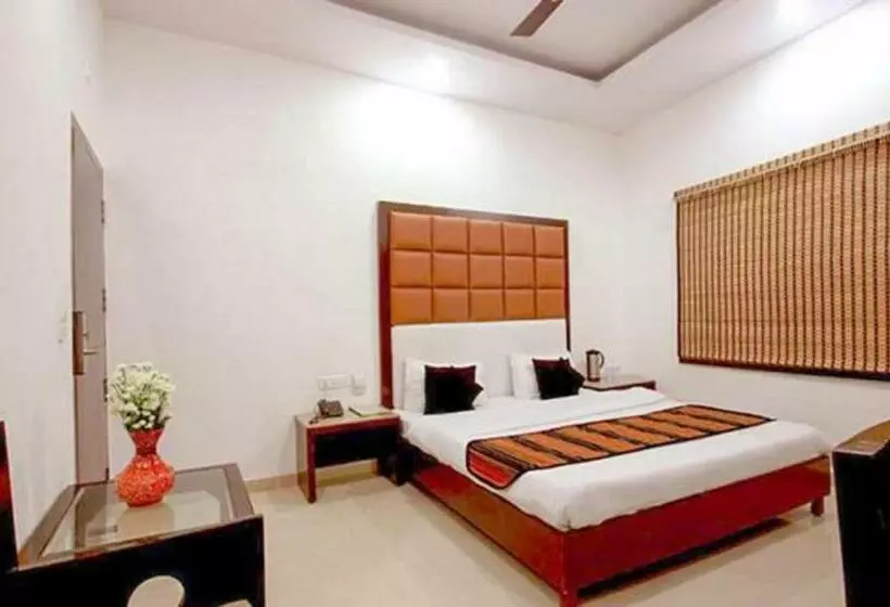 Fabhotel Station 3