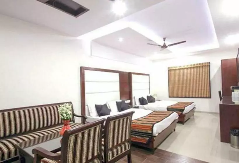 Fabhotel Station 3