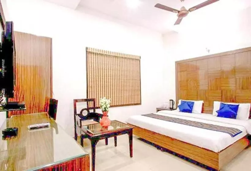 Fabhotel Station 3