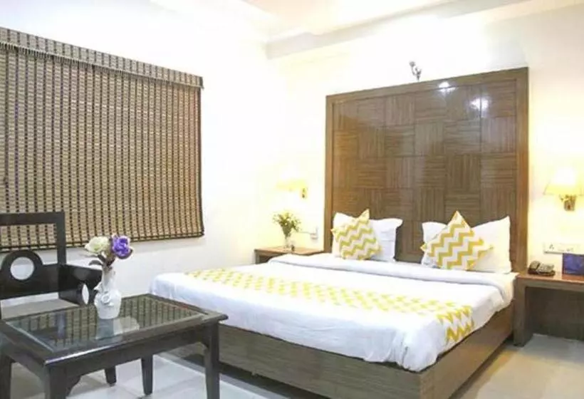 Fabhotel Station 3
