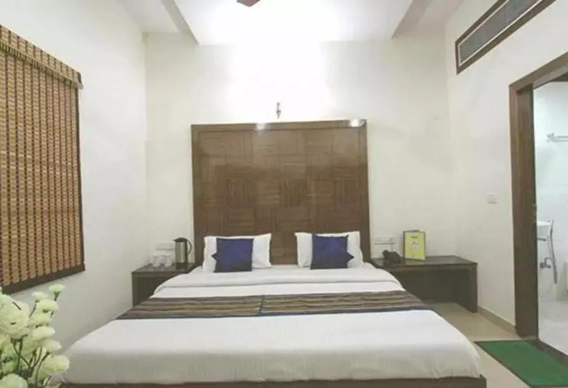 Fabhotel Station 3