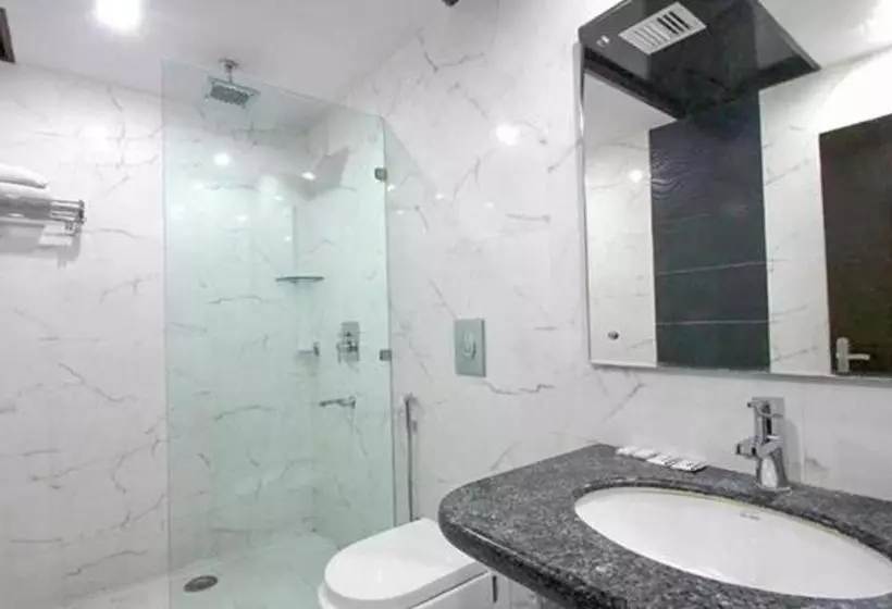 Fabhotel Station 3