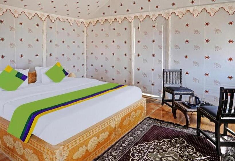 בית מלון כפרי Romiyo Desert Camp