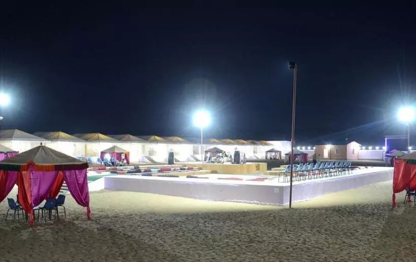 ホテル Romiyo Desert Camp