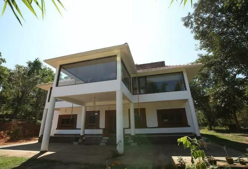 Lomakeskus Humming Breeze Nature Retreat