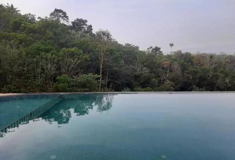 Lomakeskus Humming Breeze Nature Retreat