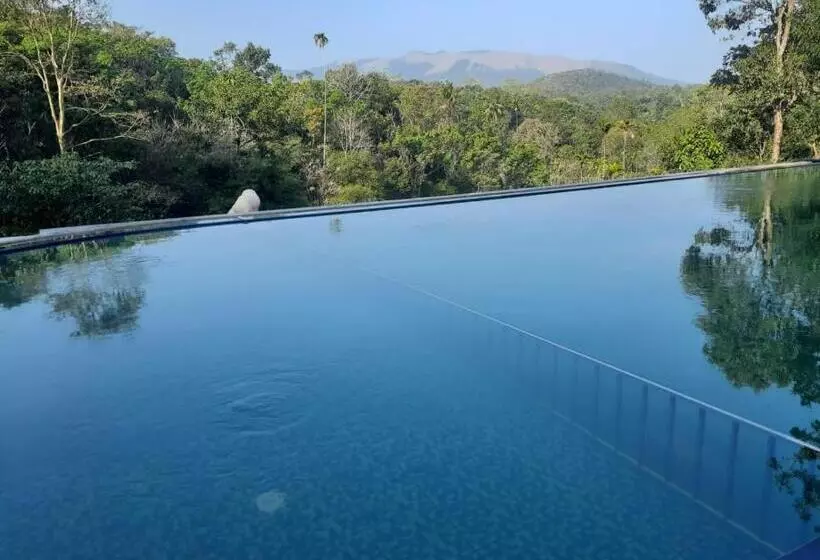 Lomakeskus Humming Breeze Nature Retreat