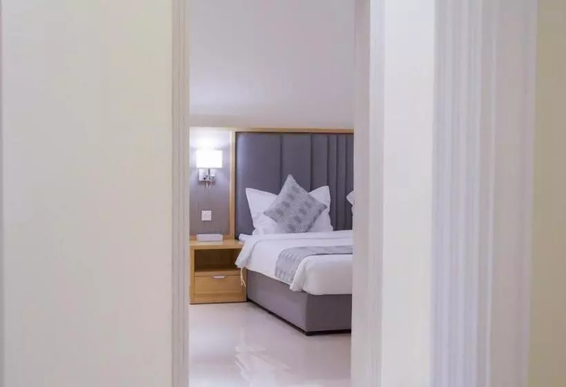 ايار للشقق المخدومه