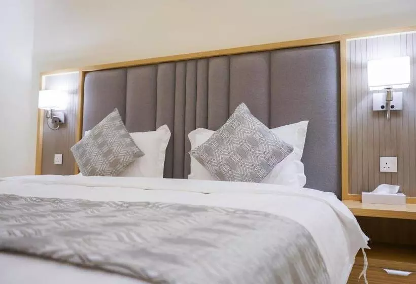 ايار للشقق المخدومه