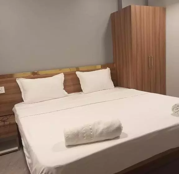 ホテル Amulyaa Grand Inn