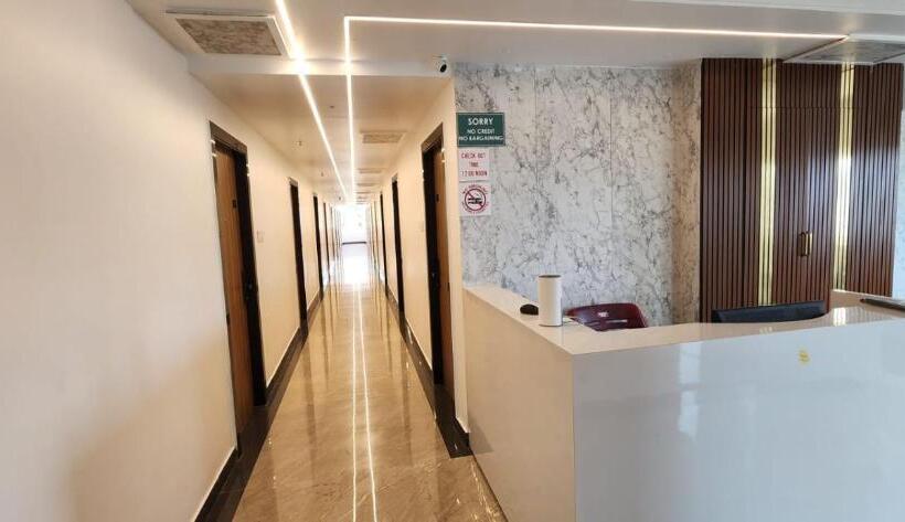 בית מלון כפרי Amulyaa Grand Inn