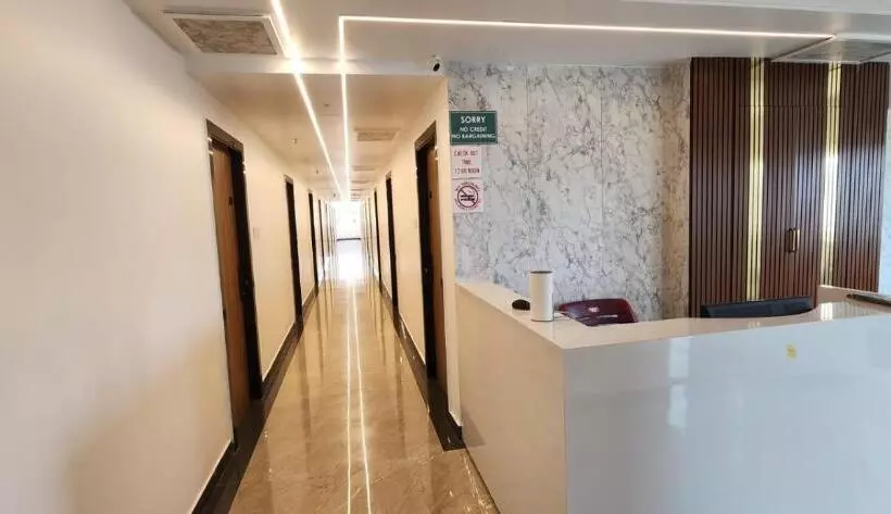 ホテル Amulyaa Grand Inn