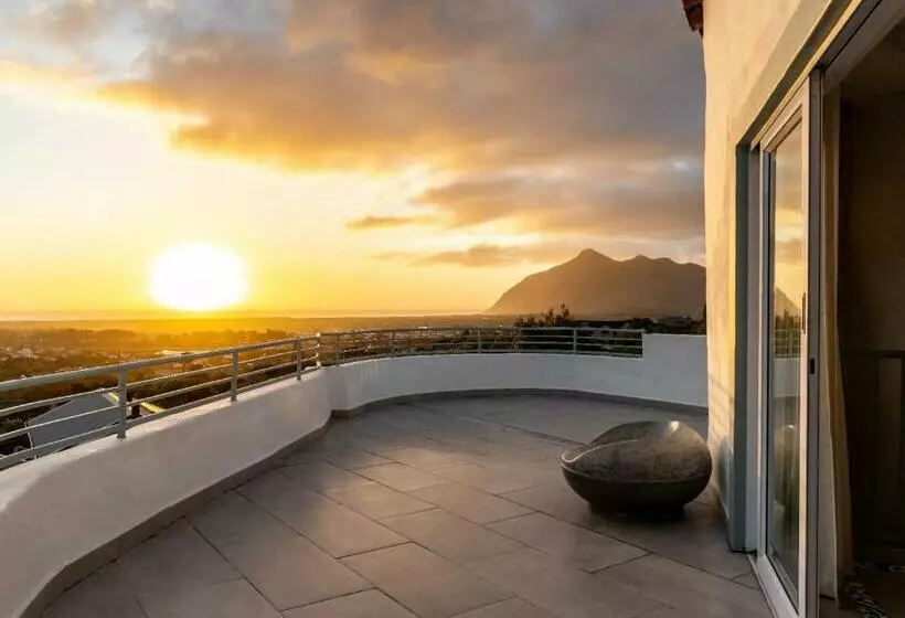 Majatalo Capri Sands Luxury Guest House