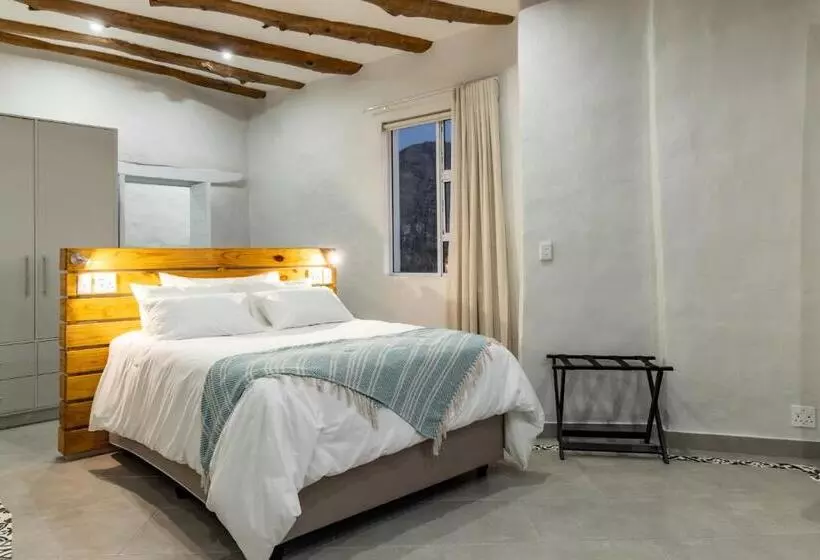 Majatalo Capri Sands Luxury Guest House