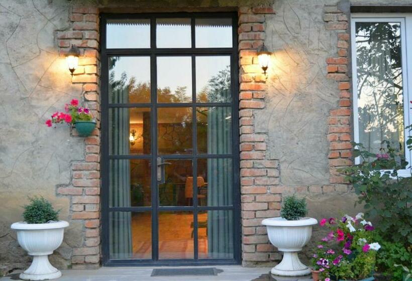 پانسیون Velio Guest House