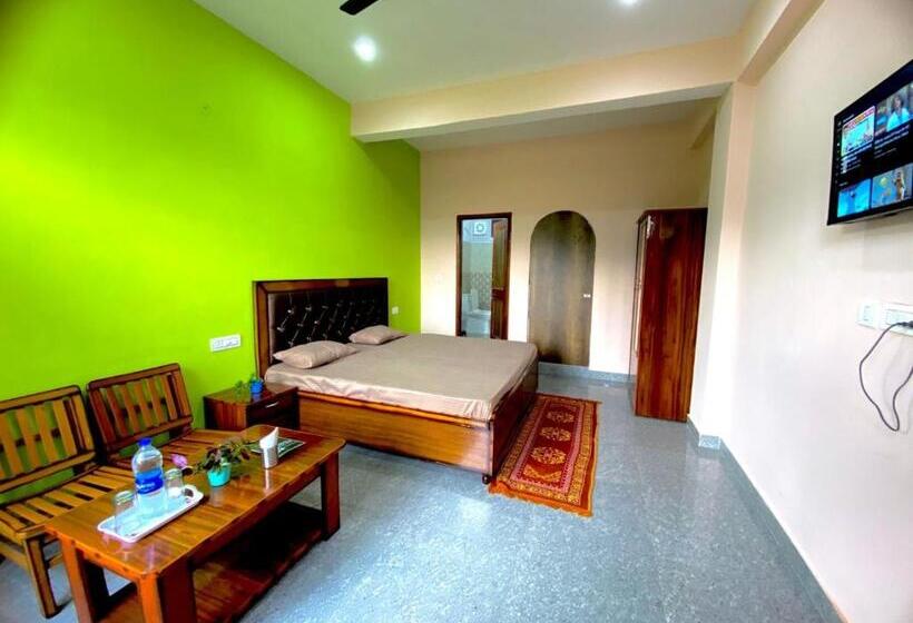 פנסיון Himalayan Holiday Homez