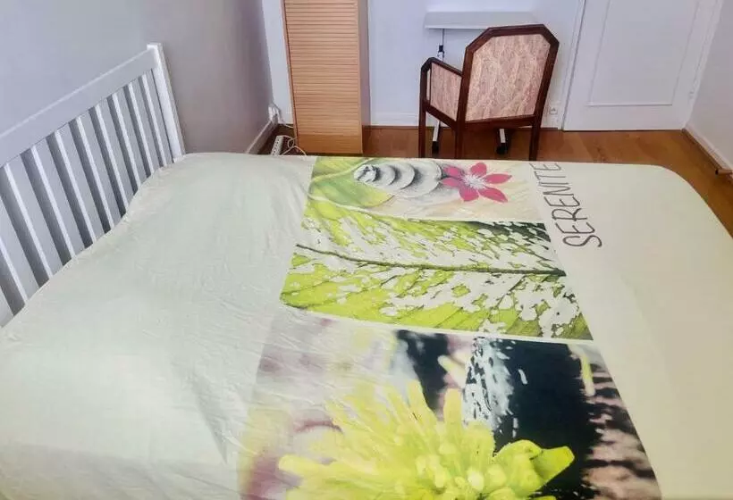 تختخواب و صبحانه Chambre Privée   Place Verdun Tours