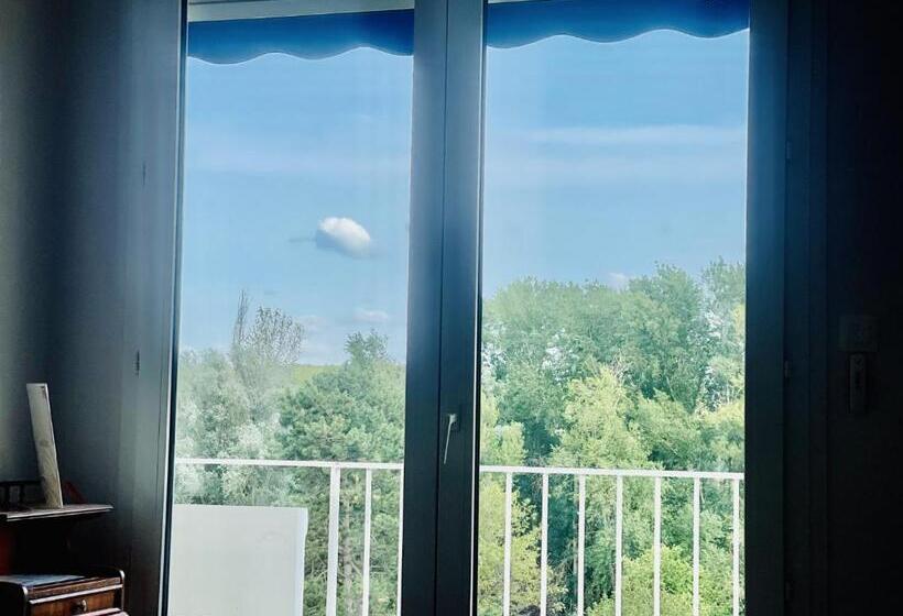 Bed and Breakfast Chambre Privée Place Verdun Tours