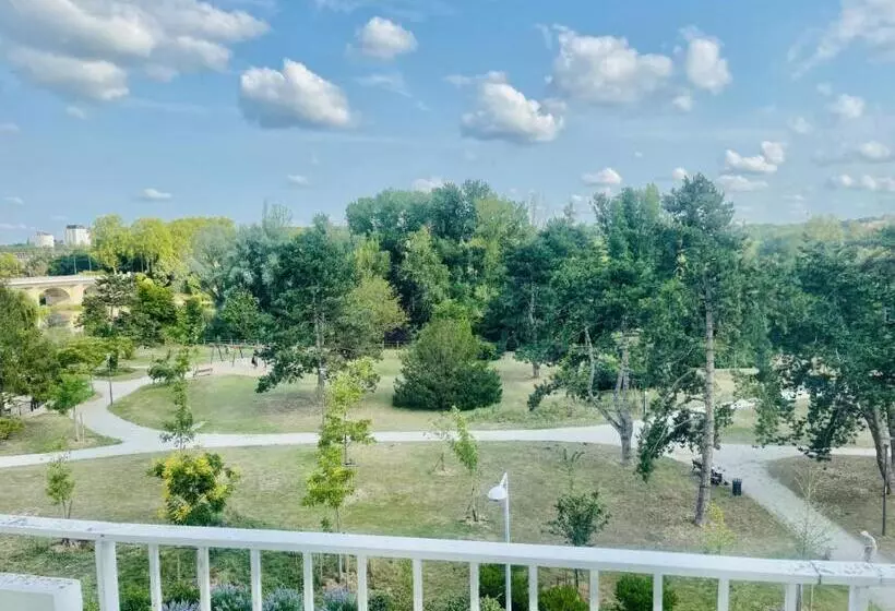 تختخواب و صبحانه Chambre Privée   Place Verdun Tours