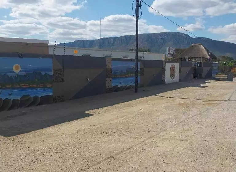 Aamiaismajoitus (B&B) Mkhuze Inn