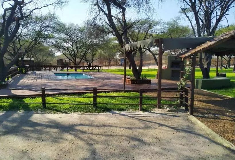 هتل Nako Okavango Guesthouse