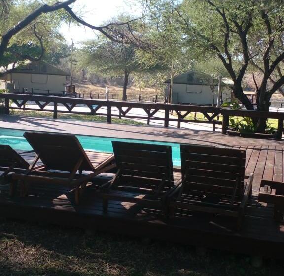 هتل Nako Okavango Guesthouse