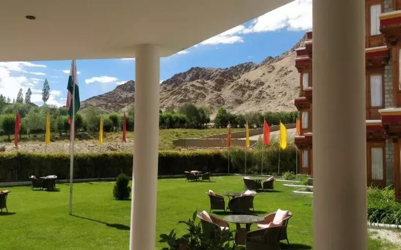 هتل The Druk Ladakh