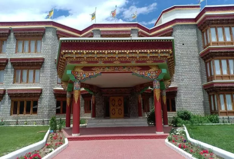 هتل The Druk Ladakh