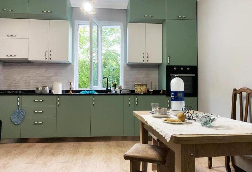 پانسیون Nargizi Guest House