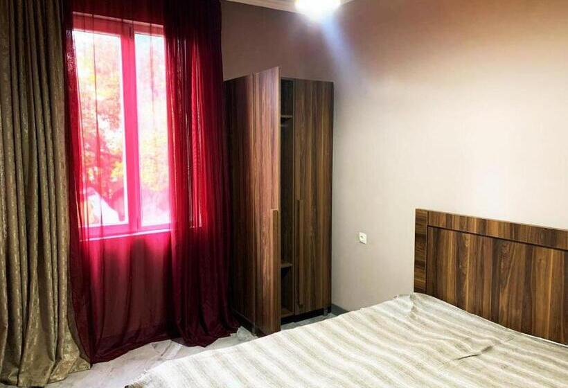 پانسیون Nargizi Guest House